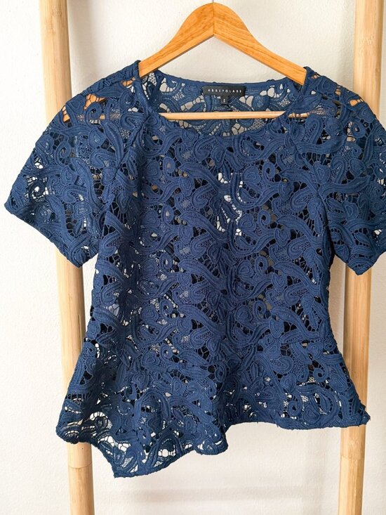 Abbey Glass Tops - NWT Abbey Glass Navy Lace Peplum Blouse Crochet Overlay Short Sleeve Top S